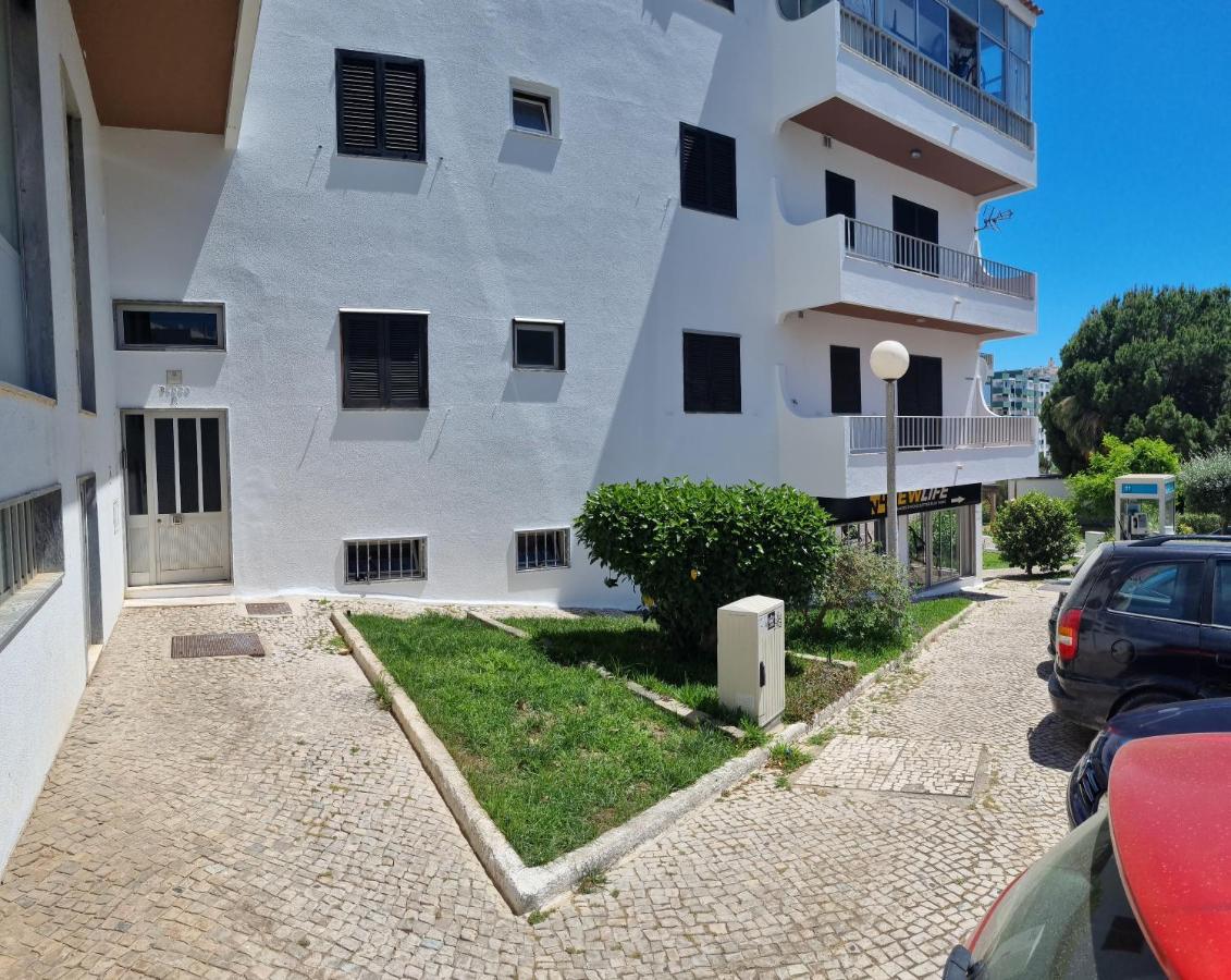 Apartamento T2 Com Terraco Grande Appartement Quarteira Buitenkant foto