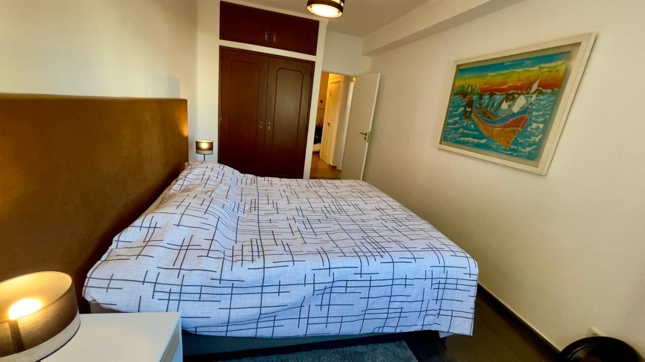 Apartamento T2 Com Terraco Grande Appartement Quarteira Buitenkant foto