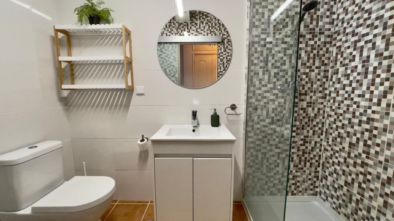 Apartamento T2 Com Terraco Grande Appartement Quarteira Buitenkant foto