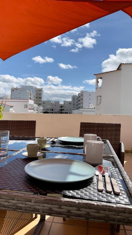 Apartamento T2 Com Terraco Grande Appartement Quarteira Buitenkant foto