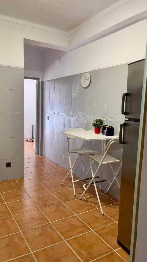 Apartamento T2 Com Terraco Grande Appartement Quarteira Buitenkant foto